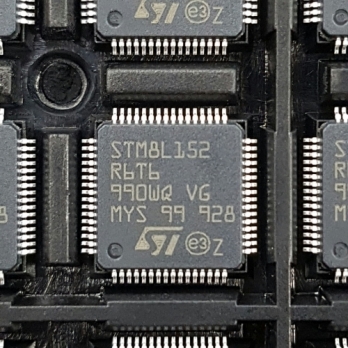 STM8L152R6T6* -실물사진